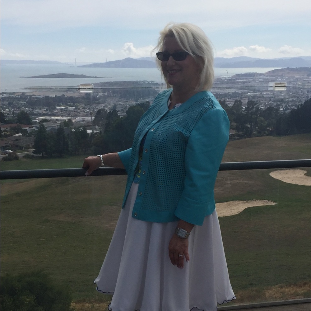 Meet your Posher, Debra ellen